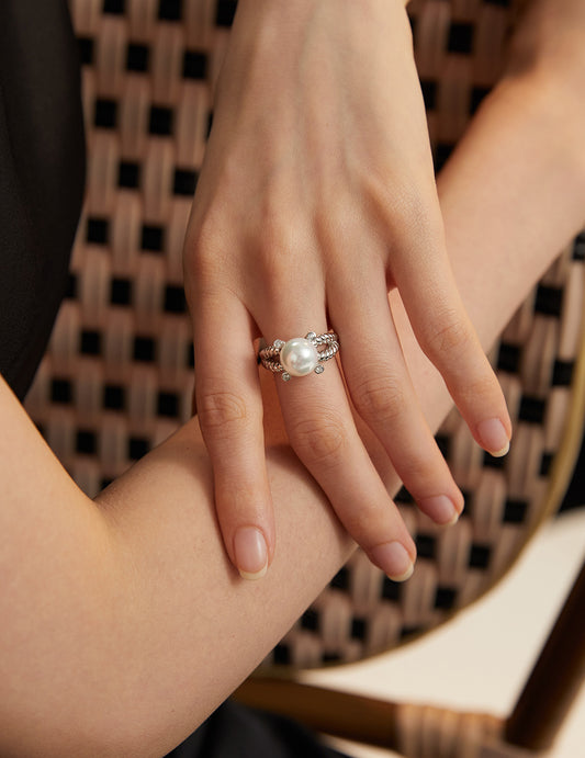 Stunning Sterling Silver Spiral Pearl Ring