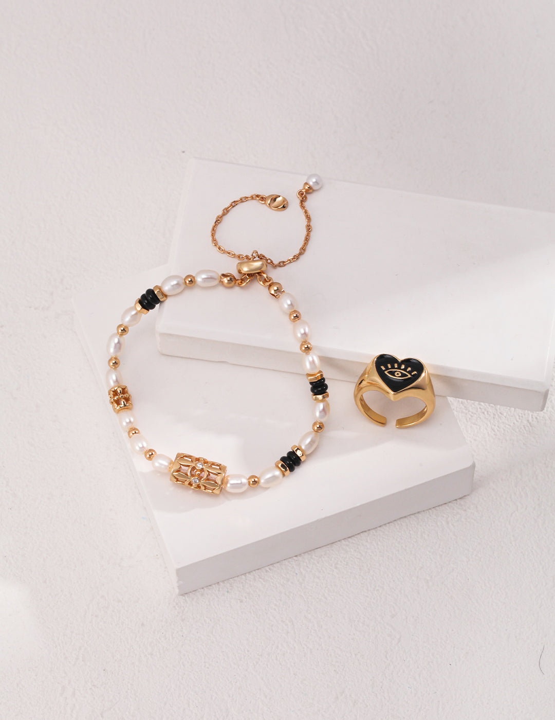 Elegant Black Agate and Pearl Bracelet