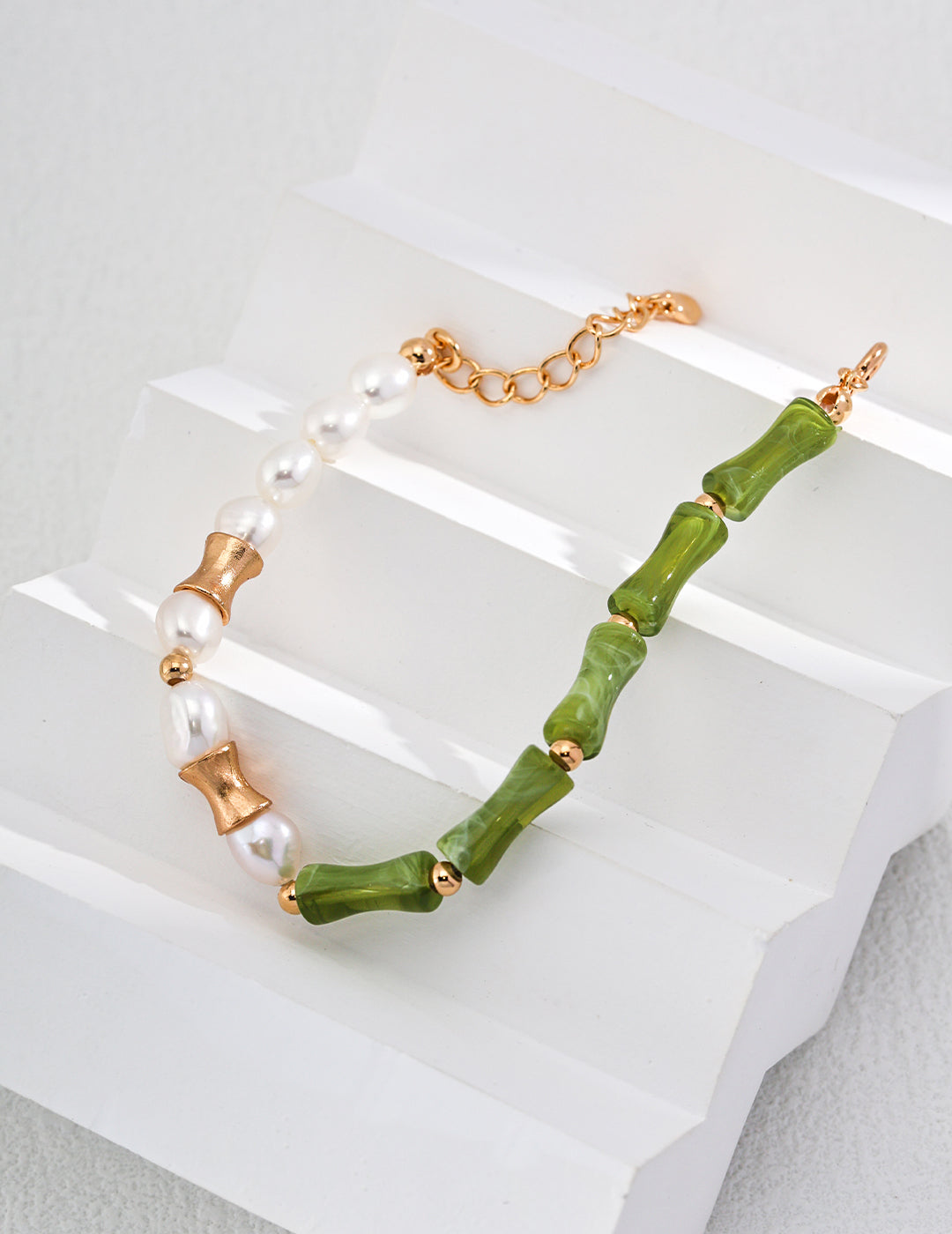 Elegant Resin Green Bamboo and Pearl Necklace