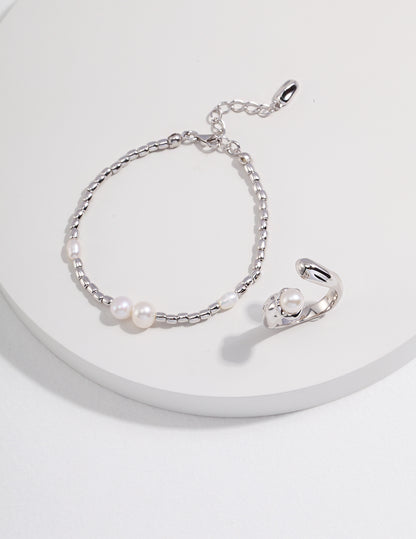 Elegant Freshwater Pearl Bracelet with Silver/Gold-Plated Beads